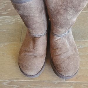 Ugg classic short boots dark brown size 7